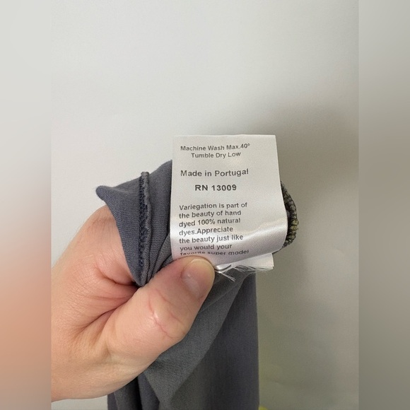 Wolf Vs Goat Long Sleeve Ombré T-shirt - Picture 5 of 6